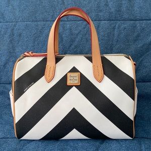 EUC Dooney & Bourke Olivia Satchel in black/white Chevron